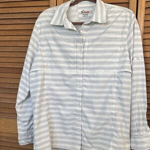 Bass Pro Shops White Shirt with Light Blue Stripes Button-Down